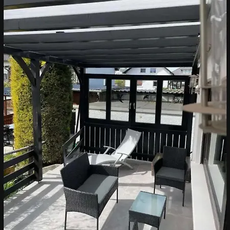 Yolki Haus Moderne Apartments, Nahe Woelfersheimer