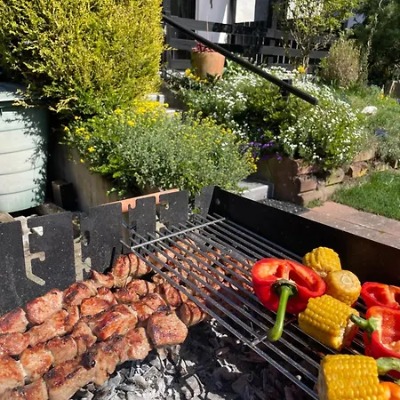 Yolki Haus Moderne Apartments, Nahe Woelfersheimer Apartamento *