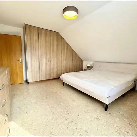 Yolki Haus Moderne Apartments, Nahe Woelfersheimer Apartamento