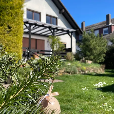 Apartamento Yolki Haus Moderne Apartments, Nahe Woelfersheimer *