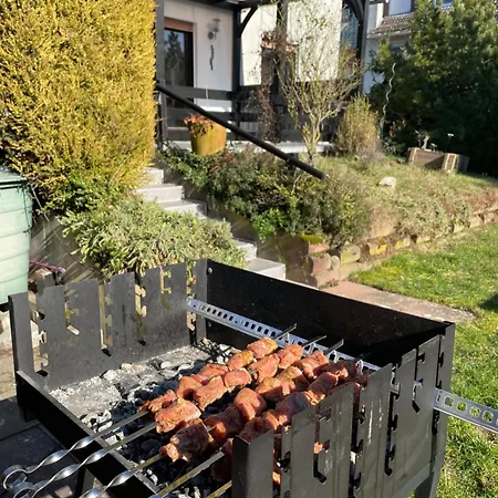 Apartamento Yolki Haus Moderne Apartments, Nahe Woelfersheimer