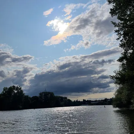 Yolki Haus Moderne Apartments, Nahe Woelfersheimer *