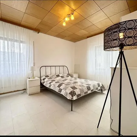 Apartamento Yolki Haus Moderne Apartments, Nahe Woelfersheimer *