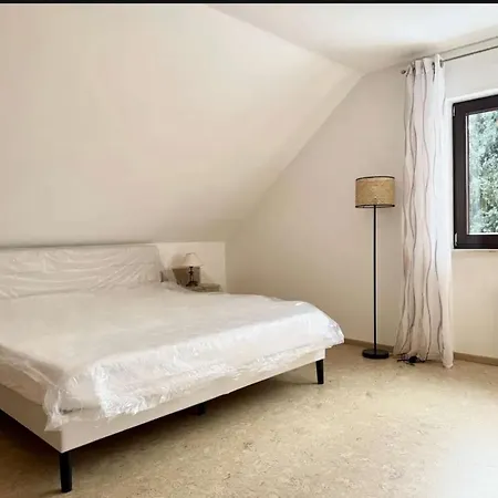 Yolki Haus Moderne Apartments, Nahe Woelfersheimer Apartamento