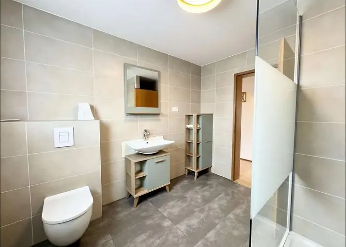 Yolki Haus Moderne Apartments, Nahe Woelfersheimer